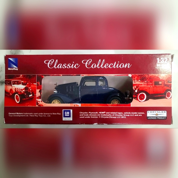 1933 Chevy Coupe 1:32 Die-Cast Toy Car - Picture 6 of 8